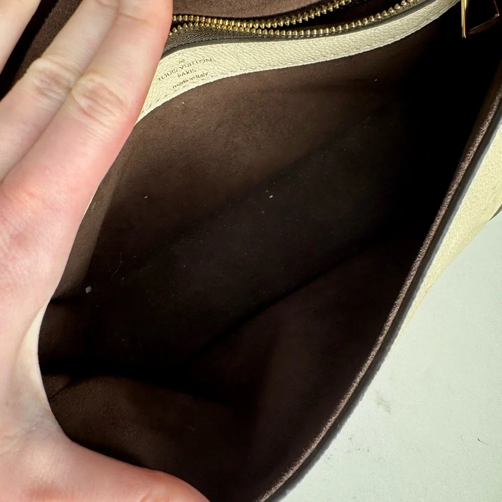 Louis Vuitton Diane Cream Empriente Monogram - Picture 11 of 16